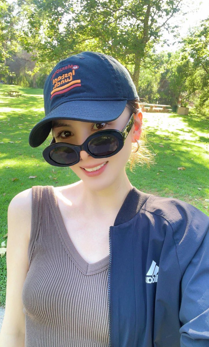 Melissa Chessher tweet media