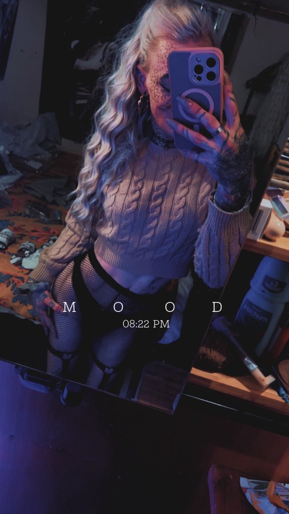 Beckydellaa tweet media