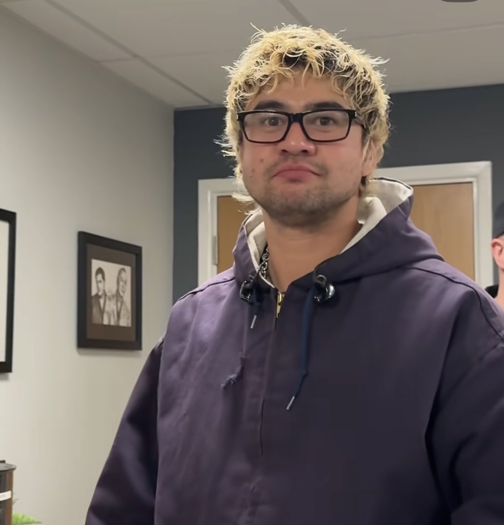 libbi ☆卌 5sos in 8 days tweet media