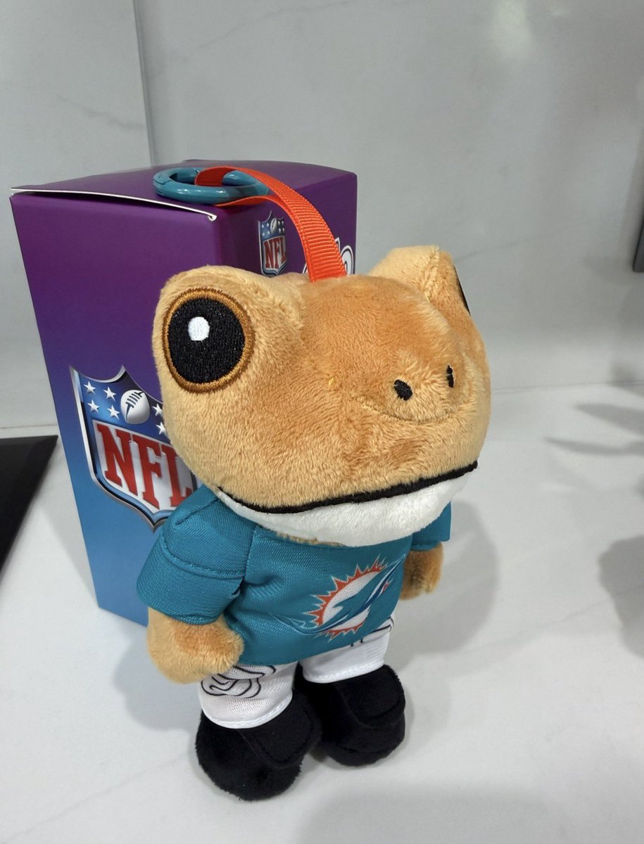 Nickaaaayy's tweet photo. Received the Miami Dolphins Sapo Concho today! 🐬🐸 #finsup #sapoconcho https://t.co/3vuDsfCPwn