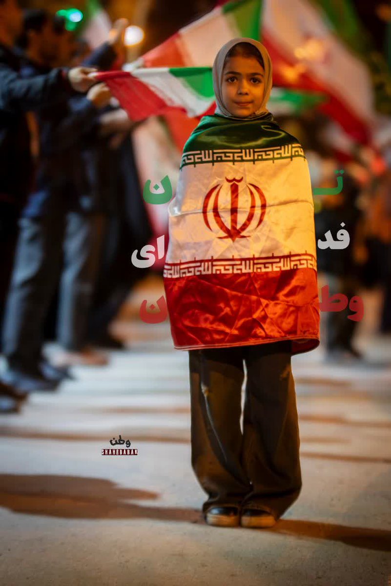 از کوچیک تا بزرگ‌ همه کفن پوش برای وطن

#لبیک_یا_خامنه_ای 
#حضور_مقدس