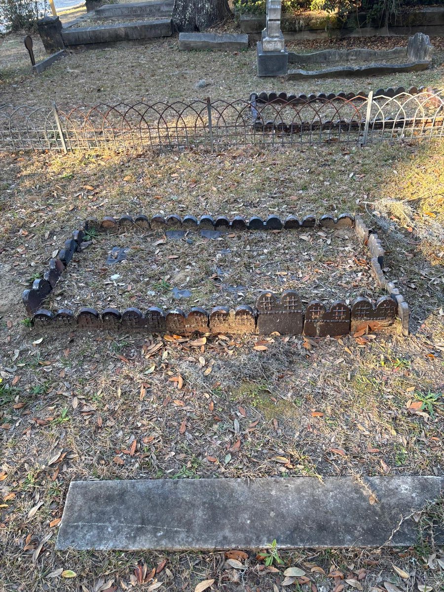 StrangersMindz tweet media