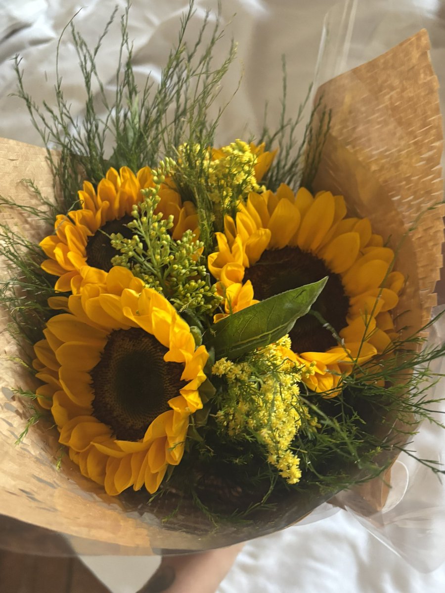 𝑪𝒍𝒆𝒐 tweet media