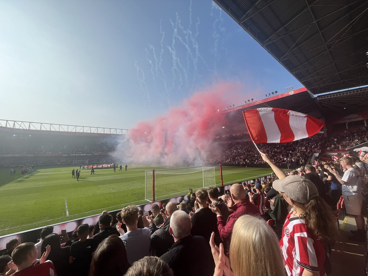 Neil_Frankland's tweet photo. @Shoreham_boys89 Here you go 👍🏻 Cheers for doing the flags too https://t.co/vdPdf9ZtC5