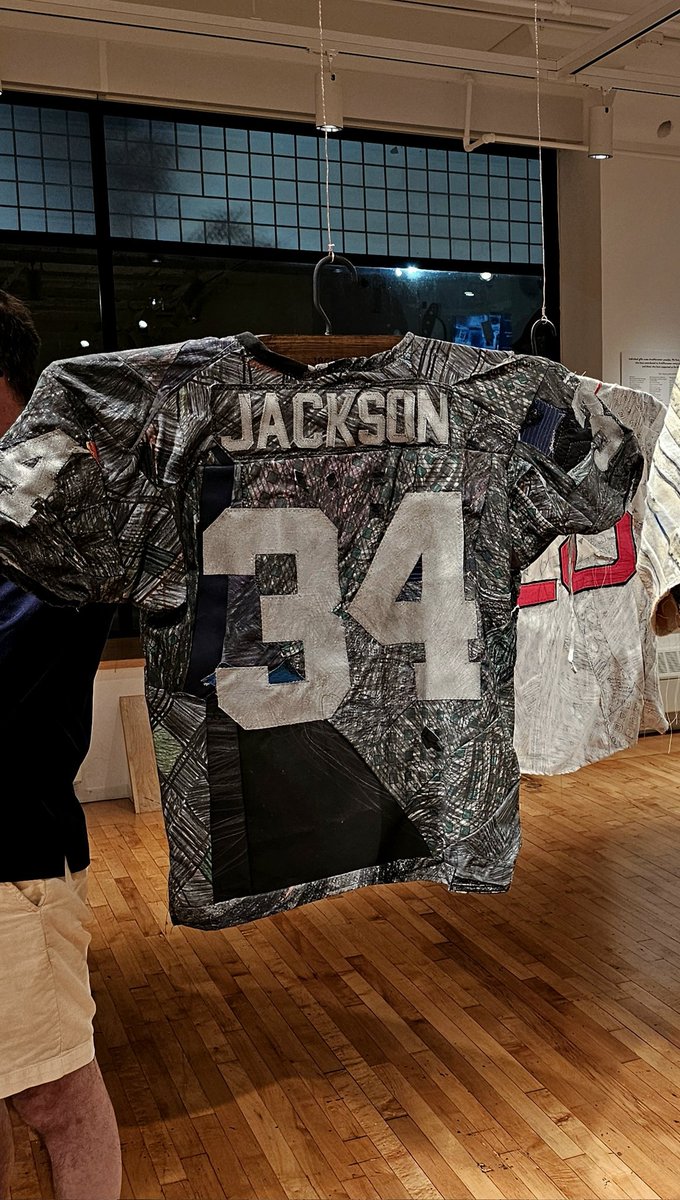 ArtistDominic tweet media