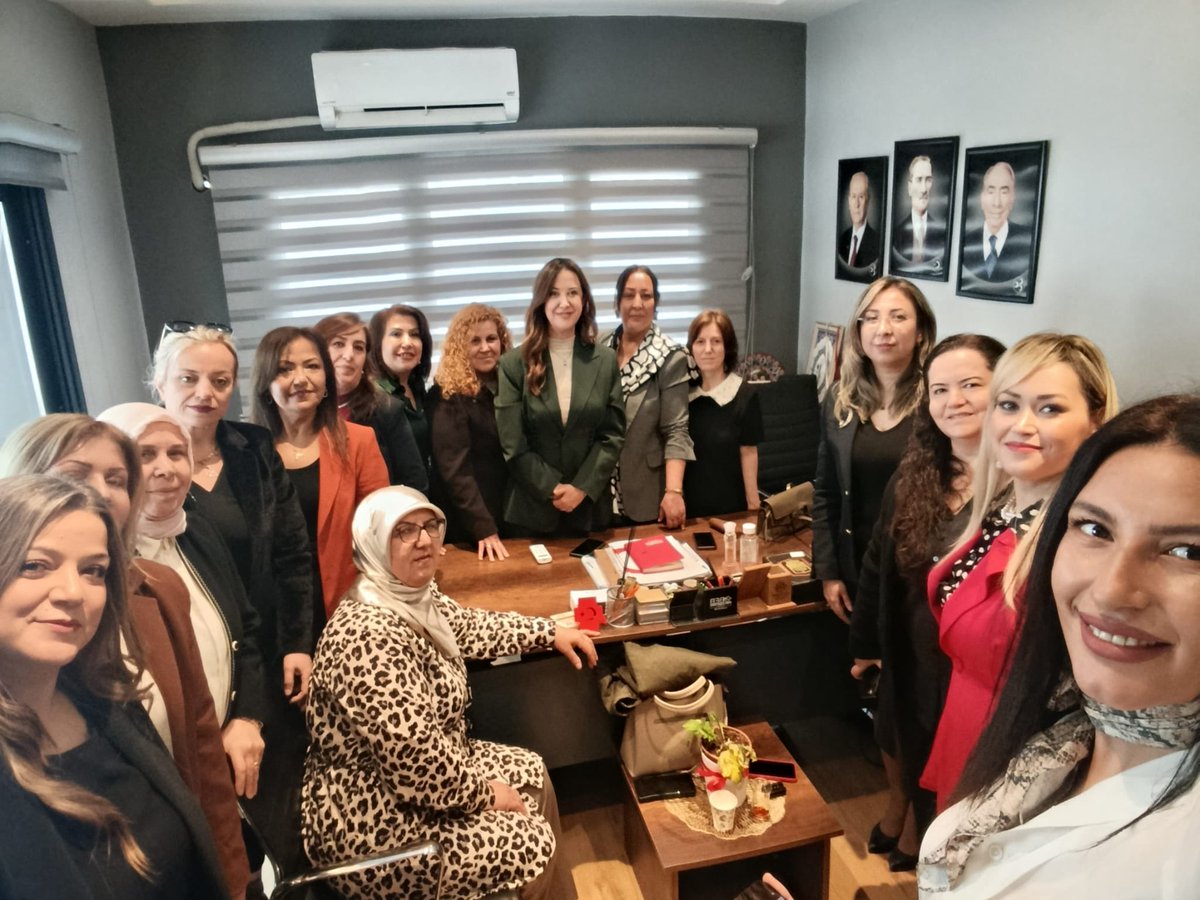 dlbrelf's tweet photo. İzmir İl Başkanımız @VeyselSahinMhp öncülüğünde düzenlenen Geleneksel Bayramlaşma Programı’nda; teşkilat mensuplarımız ve kıymetli hemşehrilerimizle bir araya gelerek bayramın manevi atmosferini paylaştık.

Katılım sağlayan herkese teşekkür ediyoruz.🤘🇹🇷🤘 https://t.co/EWpmTQHXXI