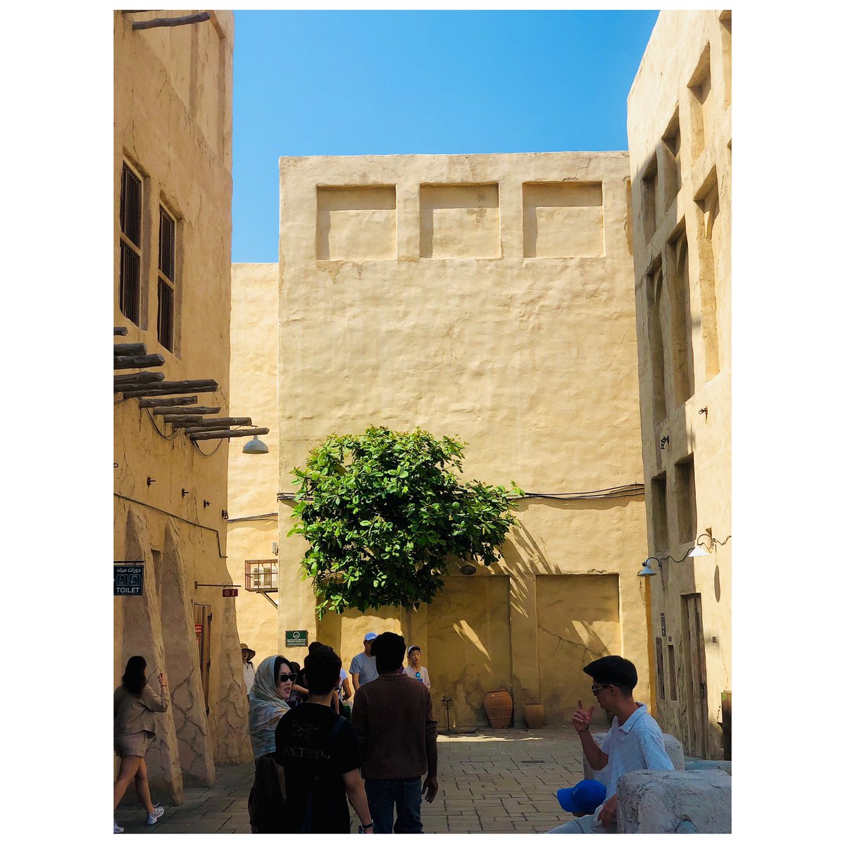 photography_ios's tweet photo. Walking gently through sunlit labyrinth alleys, where retro charm lingers on heritage walls. Echoes of centuries drift softly through the air, and for a moment, every step feels a little slower—history breathes and legacy remains...
🏛️🗺️🕰️ https://t.co/6I7qDL9nbb