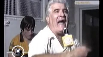 Hoy se cumplen 39 años del Clásico Regio 31 que terminó en bronca.

21 mar 1987
Tigres gana 2-1; expulsan a Paco Sánchez y al “Abuelo”

Paco golpeó al “Abuelo” y corre a su vestidor; varios rayados siguen al tigre y lo golpean.
El árbitro suspende el juego por abandono de cancha.