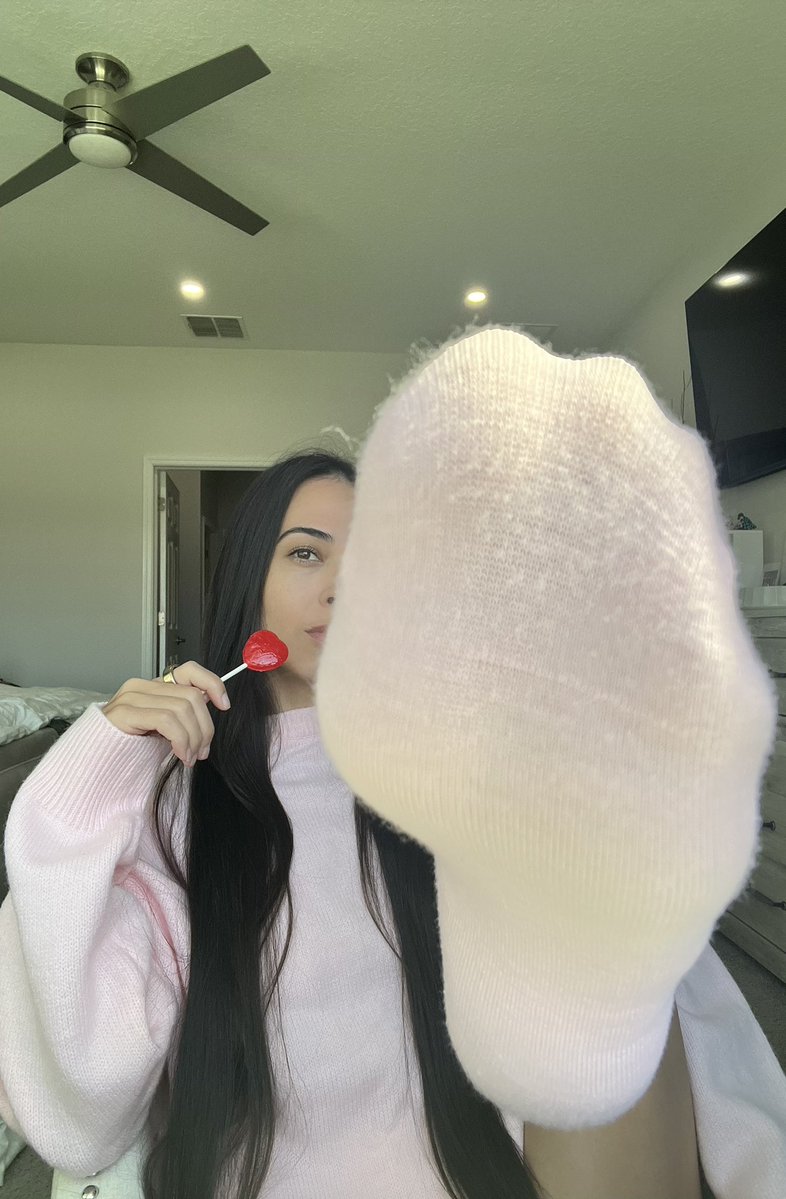 Nat ❤︎ findom tweet media