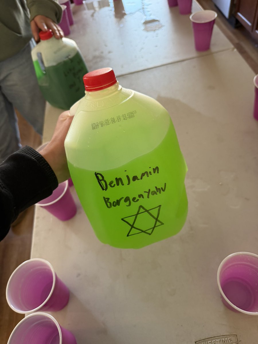 Roger “Bag Chair” Miller tweet media