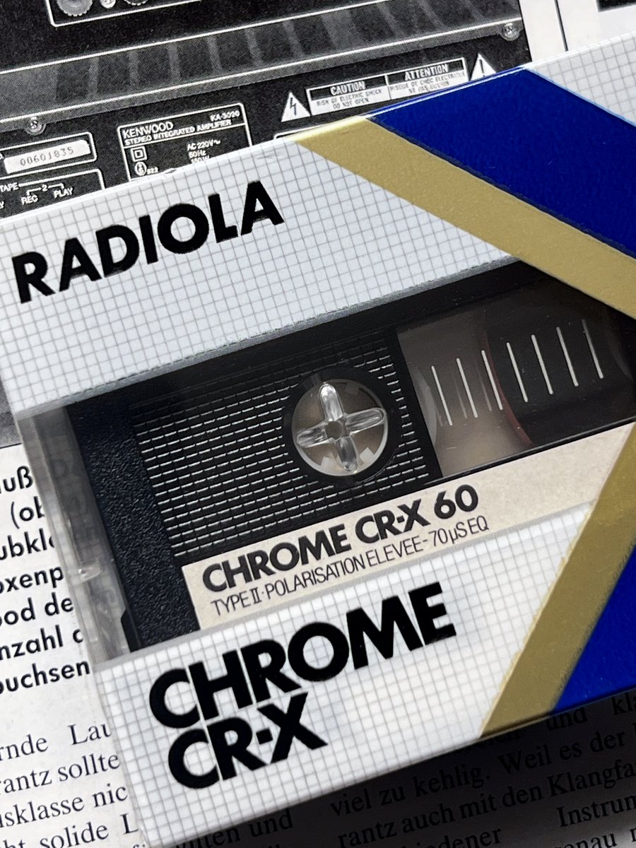 More details from the chrome #Radiola CR-X. The cassette housing is different from the ferro type, the reason for which is unclear – usually all are identical.
.
#tapesfans #vintageaudio #cassetteculture #cassettetape #compactcassette #cassettecollection #audiotape #audiocassette