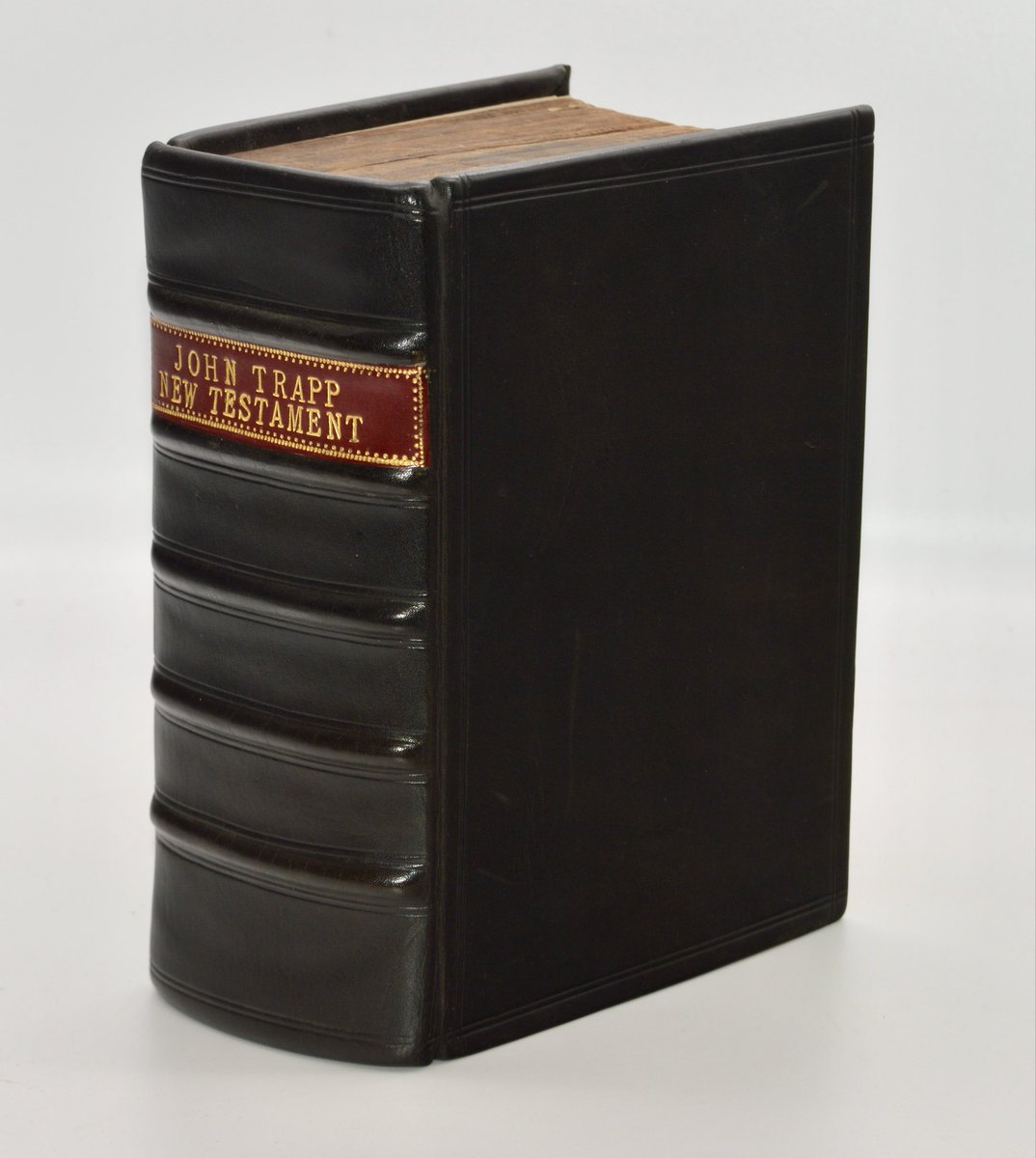 jadicksonbooks's tweet photo. A finely bound 1st edition of the Puritan John Trapp’s Commentary on the New Testament. Trapp was a favourite commentator of Charles Spurgeon’s, and is highly recommended by him. 

#Christian #ReformedTheology #RareBooks #Puritans #Spurgeon #NewTestament https://t.co/D5B58Xg90H
