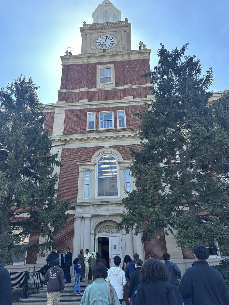 LeAndrew G. Lloyd 27’ tweet media