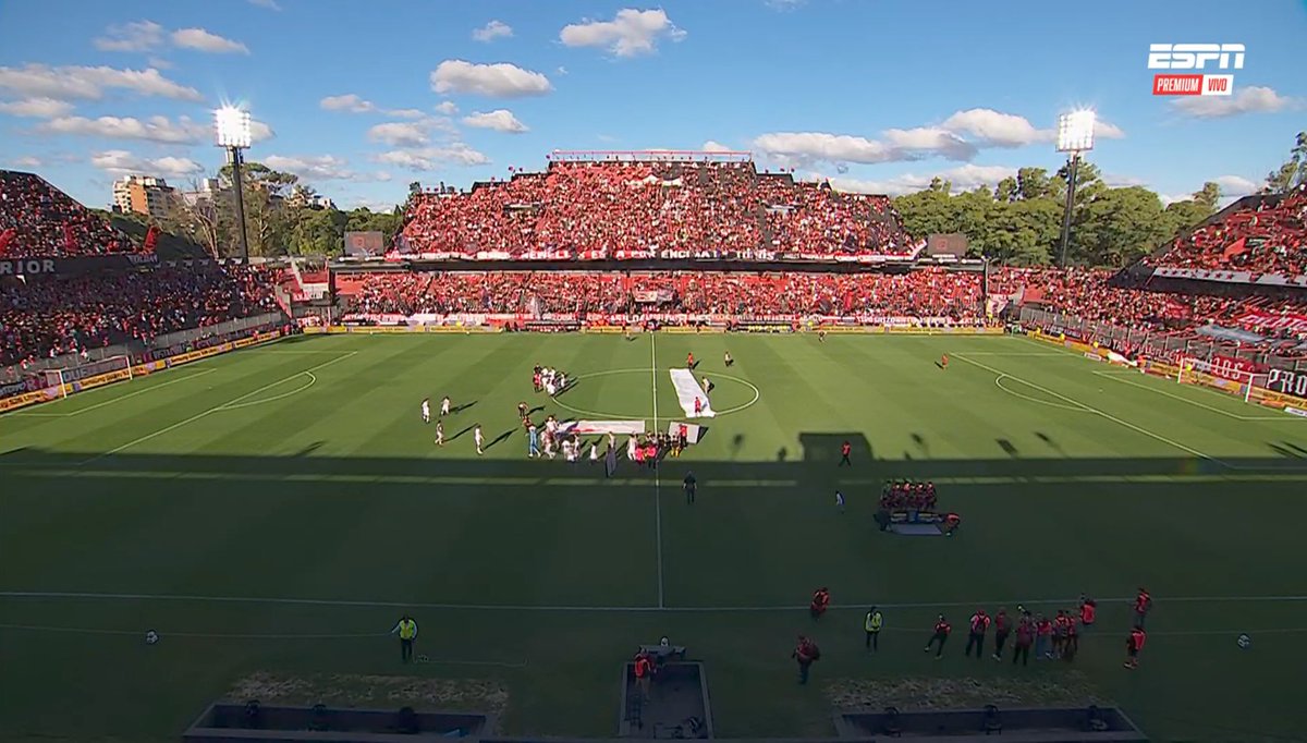 CENTRAL CAMPEÓN 🇺🇦 tweet media