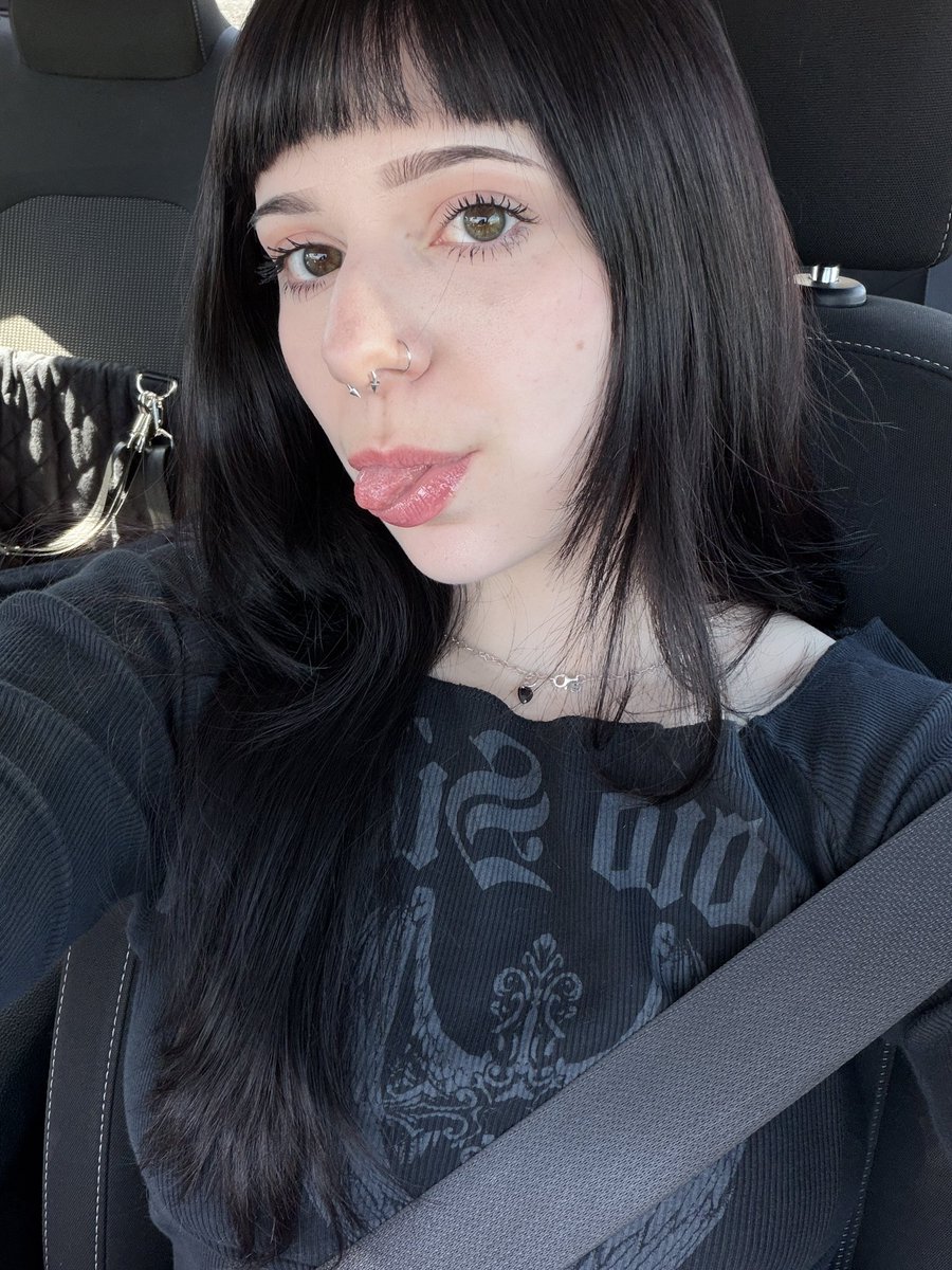 andrea✩ tweet media