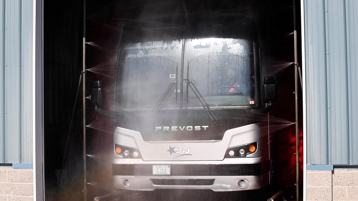 C&J Bus Lines tweet media