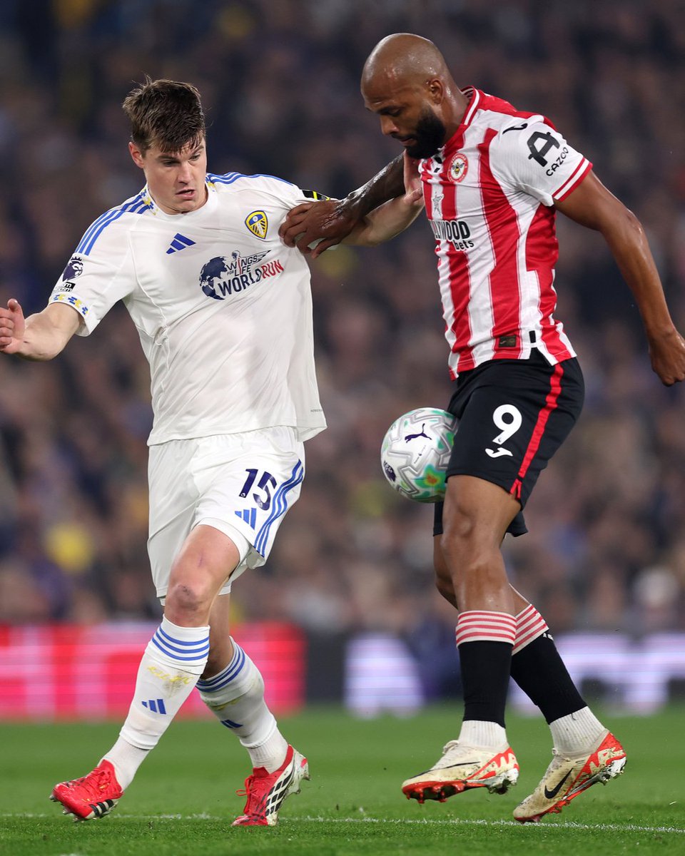 Premier League tweet media