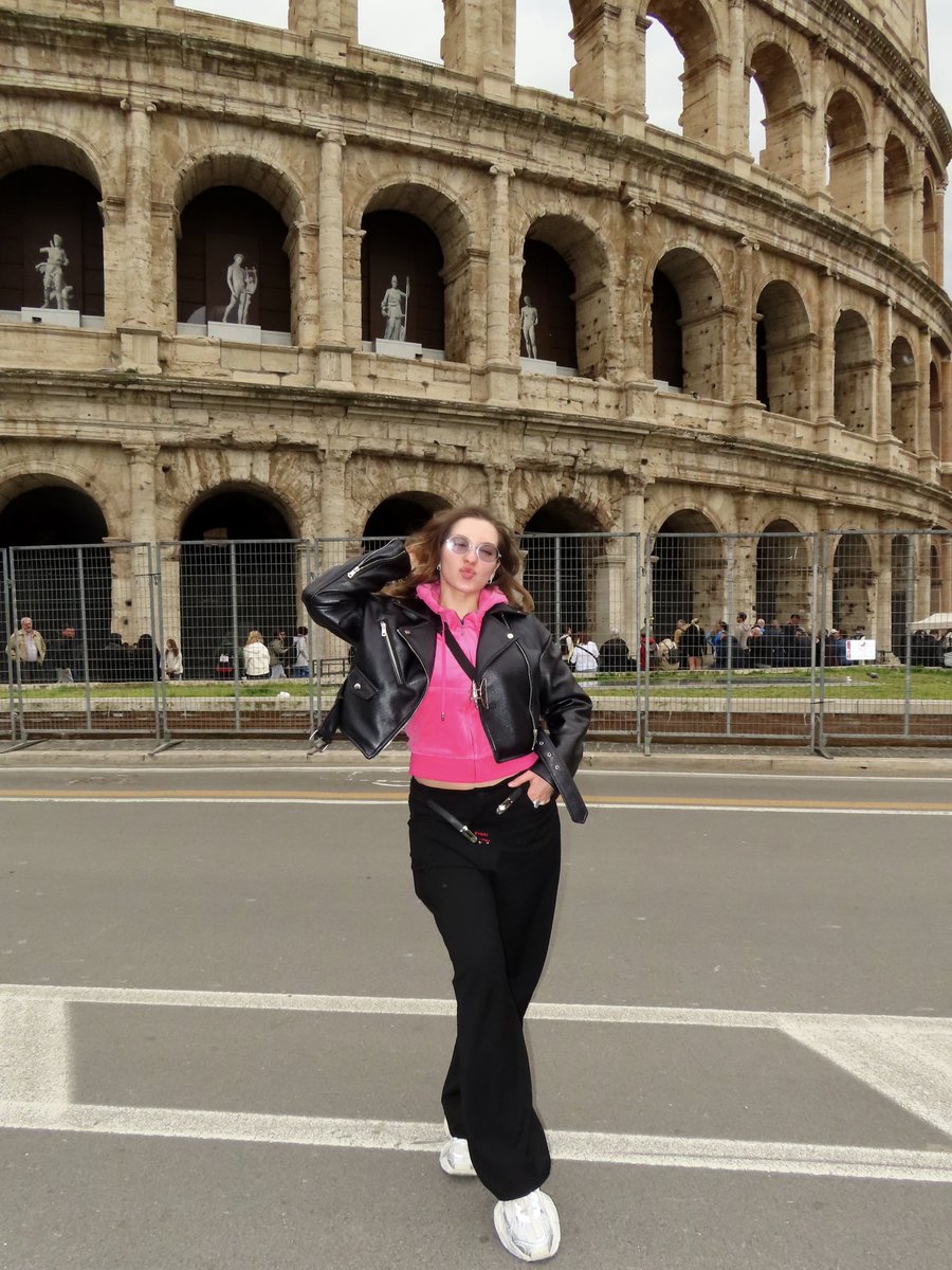 Valeriia 🌸 tweet media