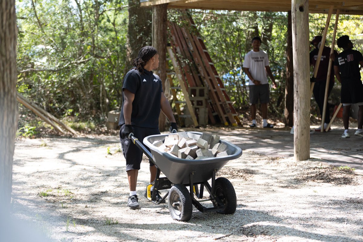 Texas A&M Aggies 👍 tweet media