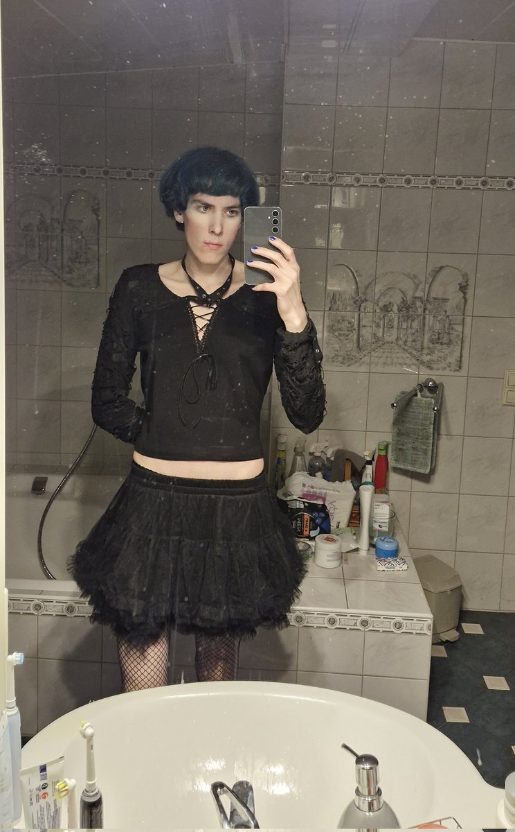 flophone tweet media