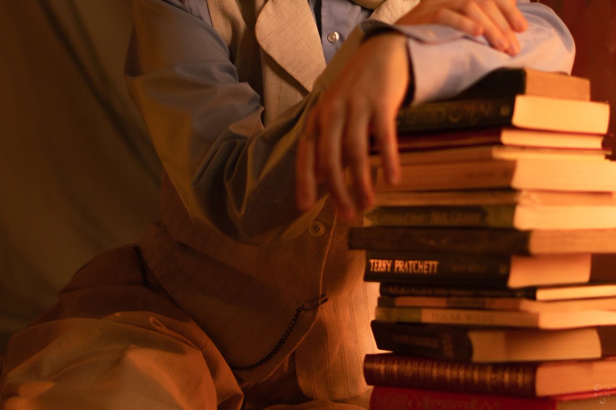 TwinklingAlice's tweet photo. Magic comes with little moments.

ph: unaphoto (telegram)
md: Rosen

#Aziraphale #GoodOmens 
#Cosplay https://t.co/I1rzrmQGkb