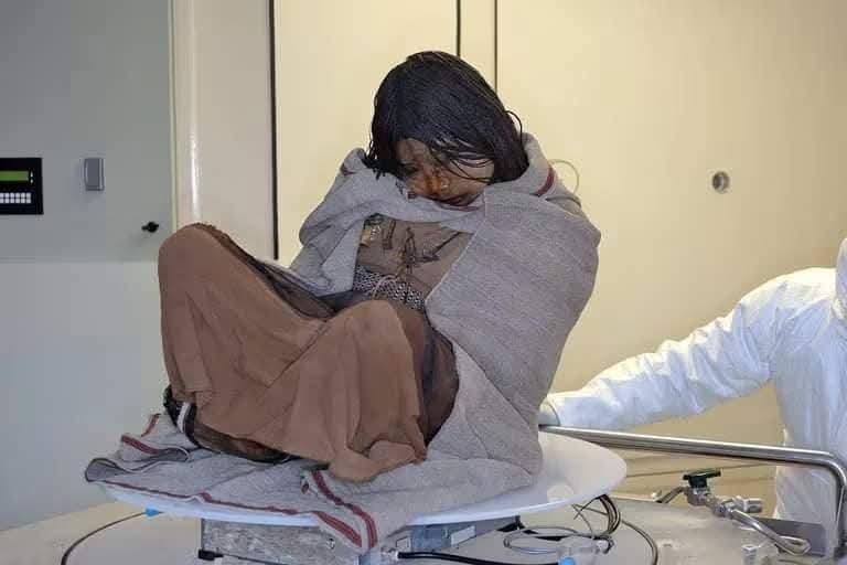 Ediciones Región. tweet media