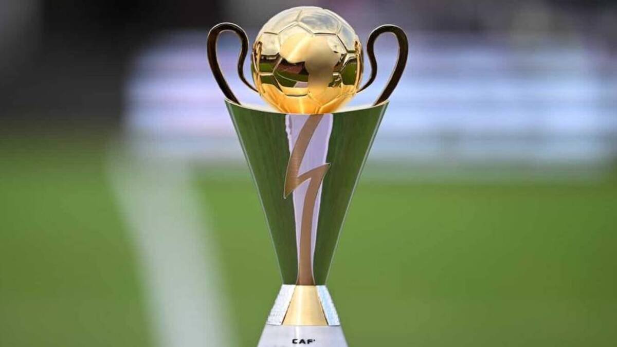 Après 30 longue années après 30 llooonnnggguuuueee annnées le CRB retrouve les demi final de la compétition africaines
après 1996 le chabab se qualifie en demi final de la coupe d'afrique OOUUAAAIIIISSSS