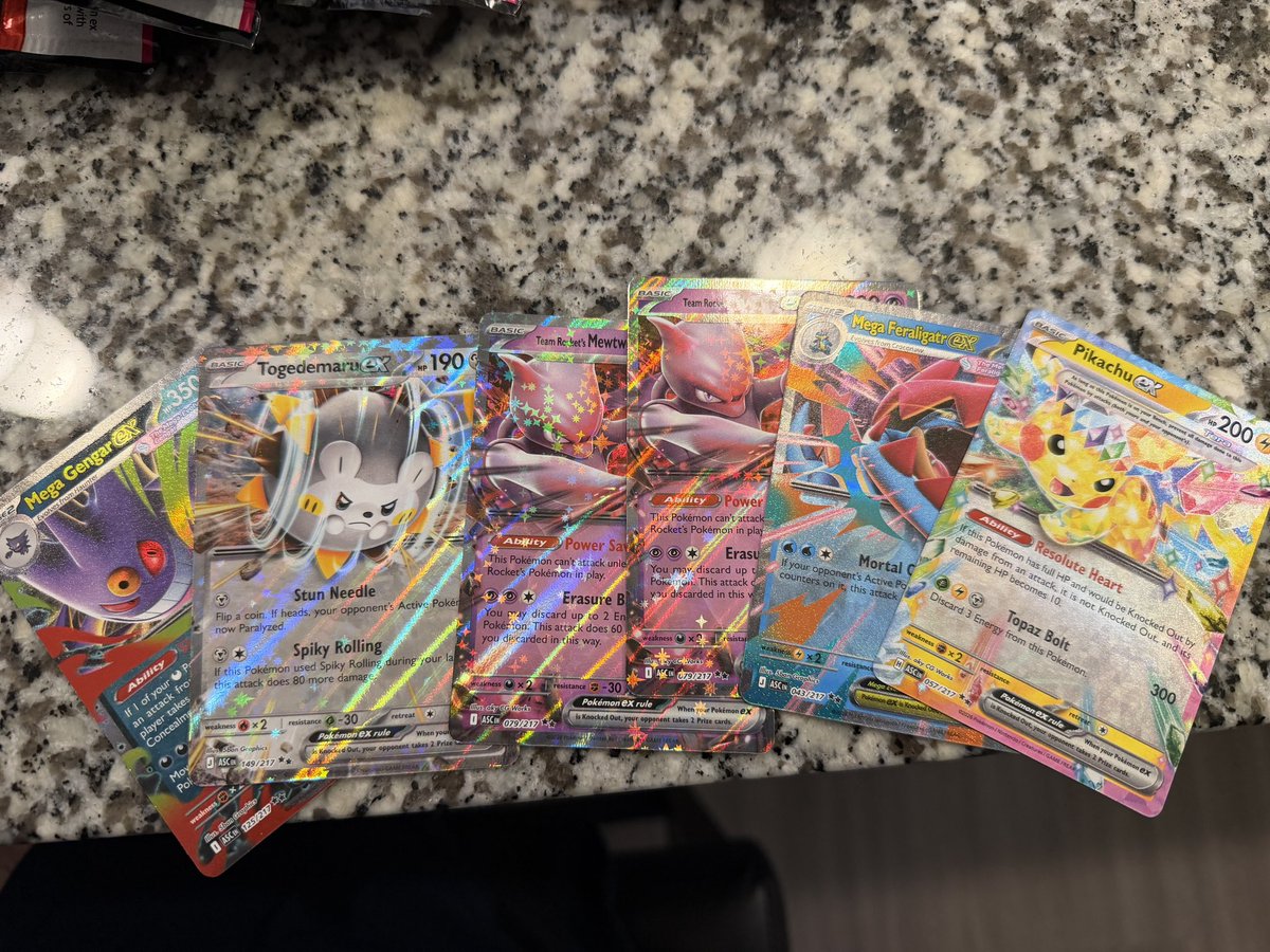 AshRobin 🐶 tweet media