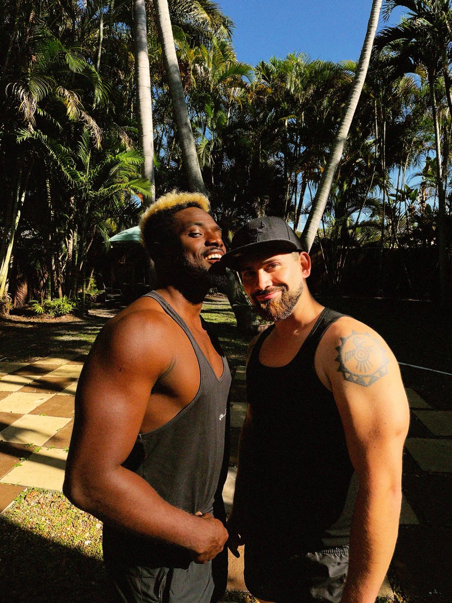 Ro Zamora 🤟🏻🖤 tweet media