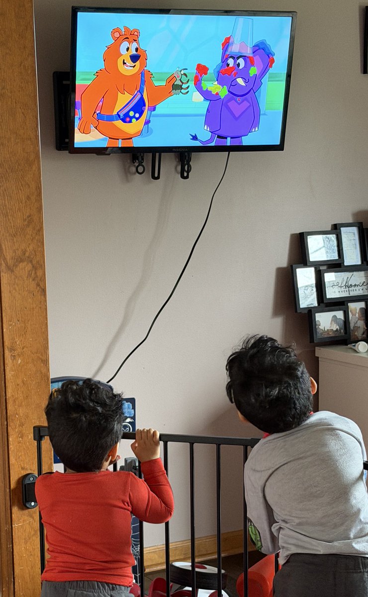 SmashinLoot's tweet image. Yeah I think they’re hooked @veefriends #veefriends #cartoons #kids