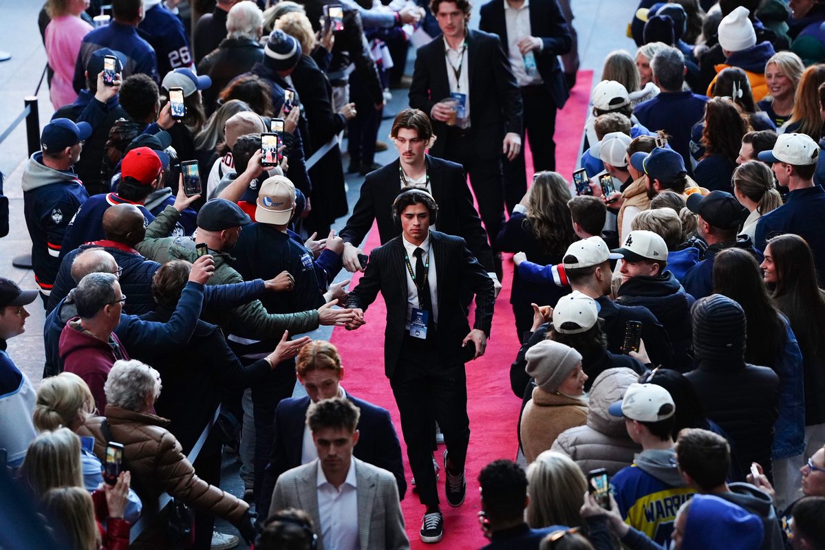 UConn Men's Hockey tweet media