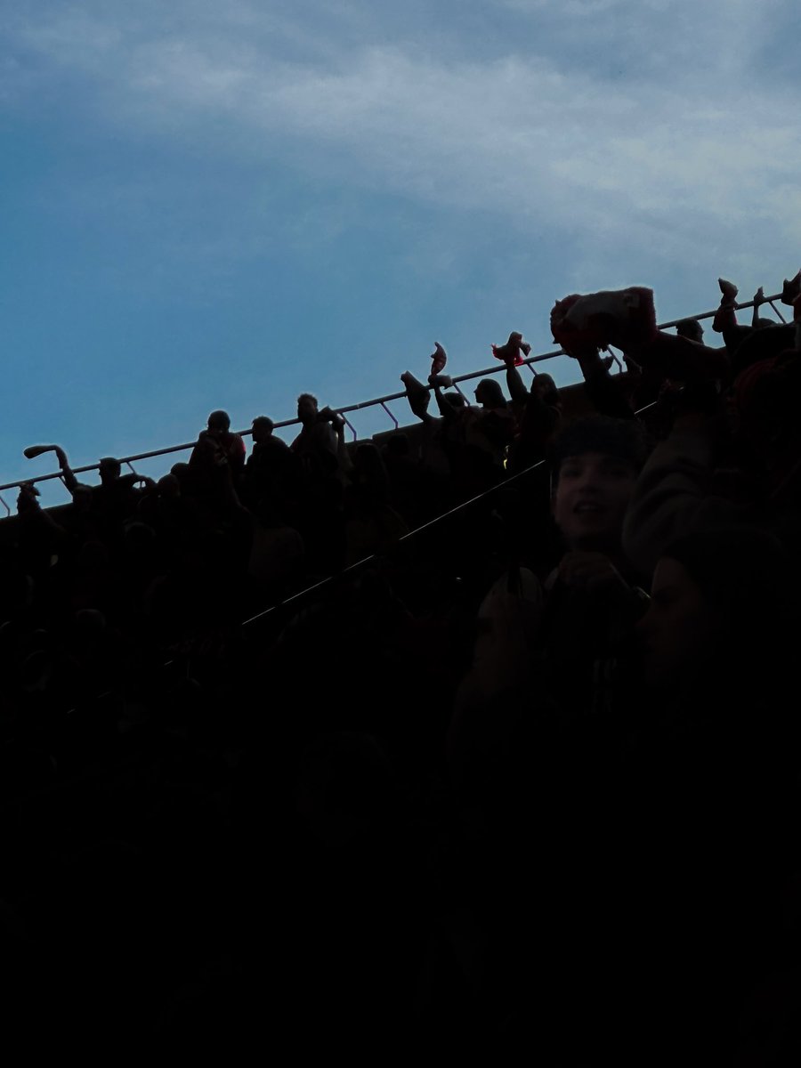 Se é para cumprir que seja assim. Carrega Benfica