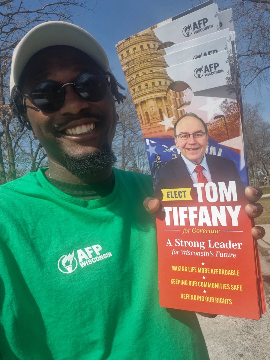 Elizabeth Wolnik tweet media