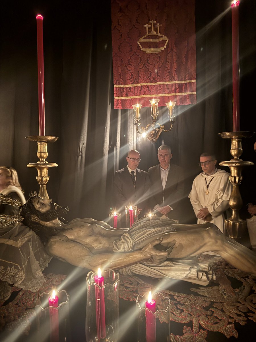 Santo Entierro Sevilla tweet media