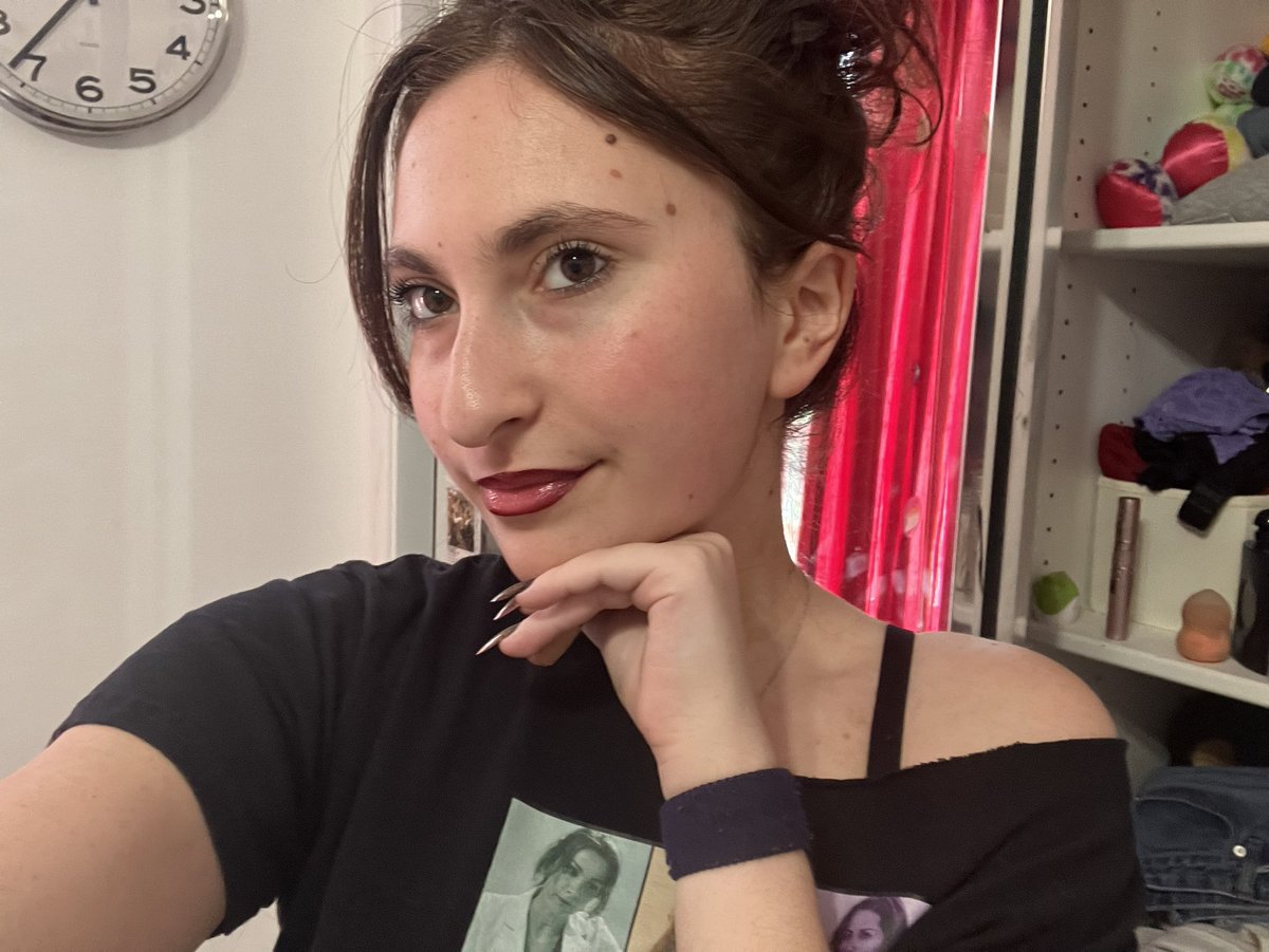 noam ۶ৎ | SEEING FLORENCE!! tweet media