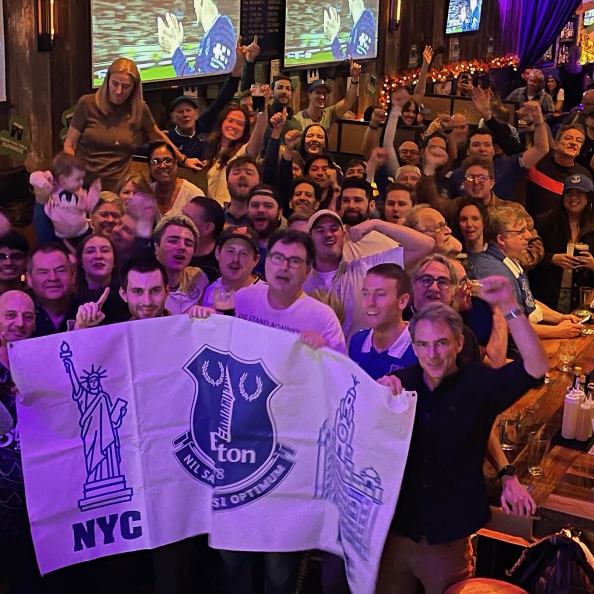 Everton in the USA tweet media