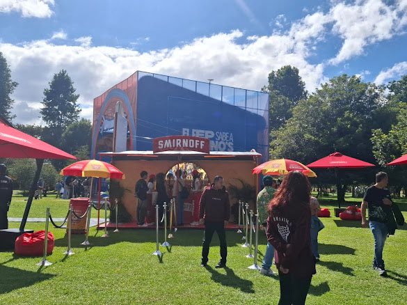 OMG van a estar personalizando los termos en alianza con Stanley kheeee? #SmirnoffEnElFEP