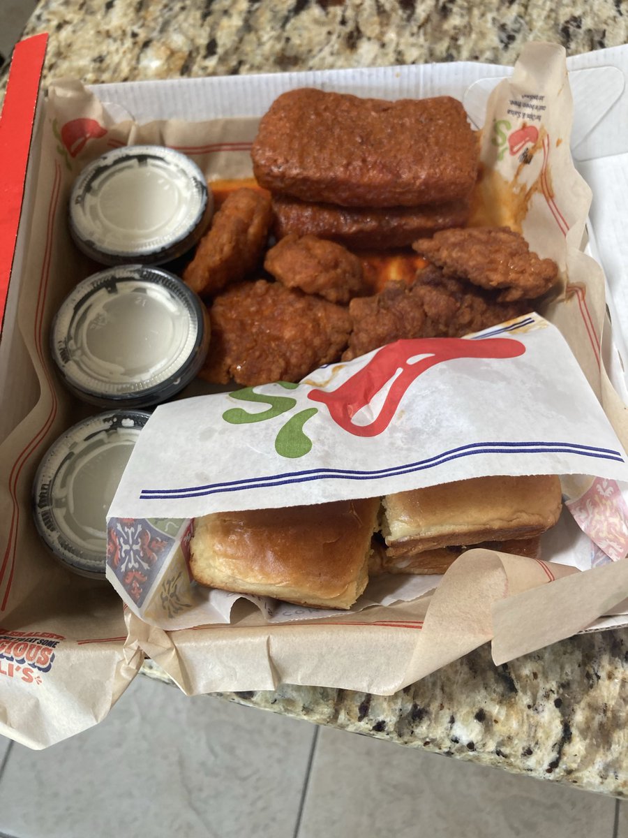 idkshrumps tweet media