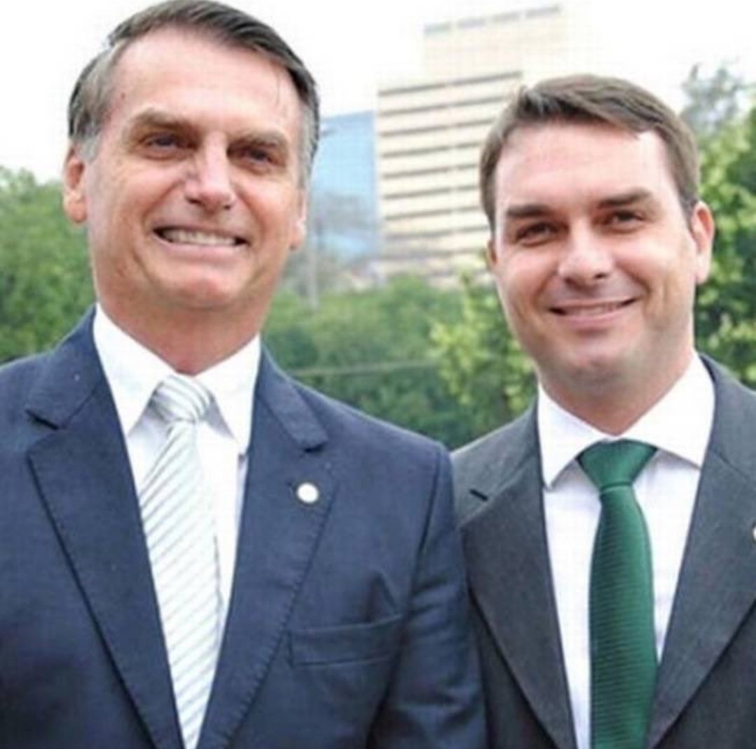 kbarbosilva1's tweet photo. @FlavioBolsonaro Sim, MEU AMIGO FLÁVIO, temos Presidente! @FlavioBolsonaro 

#BolsonaroDay!! https://t.co/ECszhiglVg