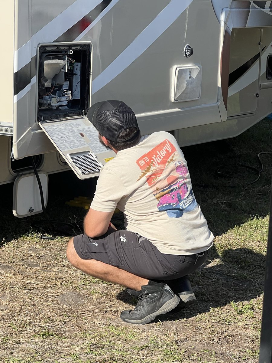 AO Racing 🦖 tweet media