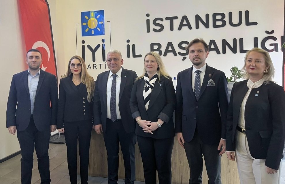 Ramazan Bayramı münasebetiyle Zafer Partisi İstanbul İl Başkanlığı olarak Cumhuriyet Halk Partisi İstanbul İl Başkanlığına gerçekleştirdiğimiz ziyaret kapsamında, bizleri nazik kabulleriyle karşılayarak misafirperverlik gösteren Cumhuriyet Halk Partisi İstanbul İl Sekreteri Sayın