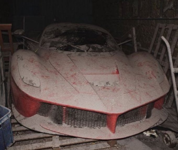 LABRUJITA tweet media