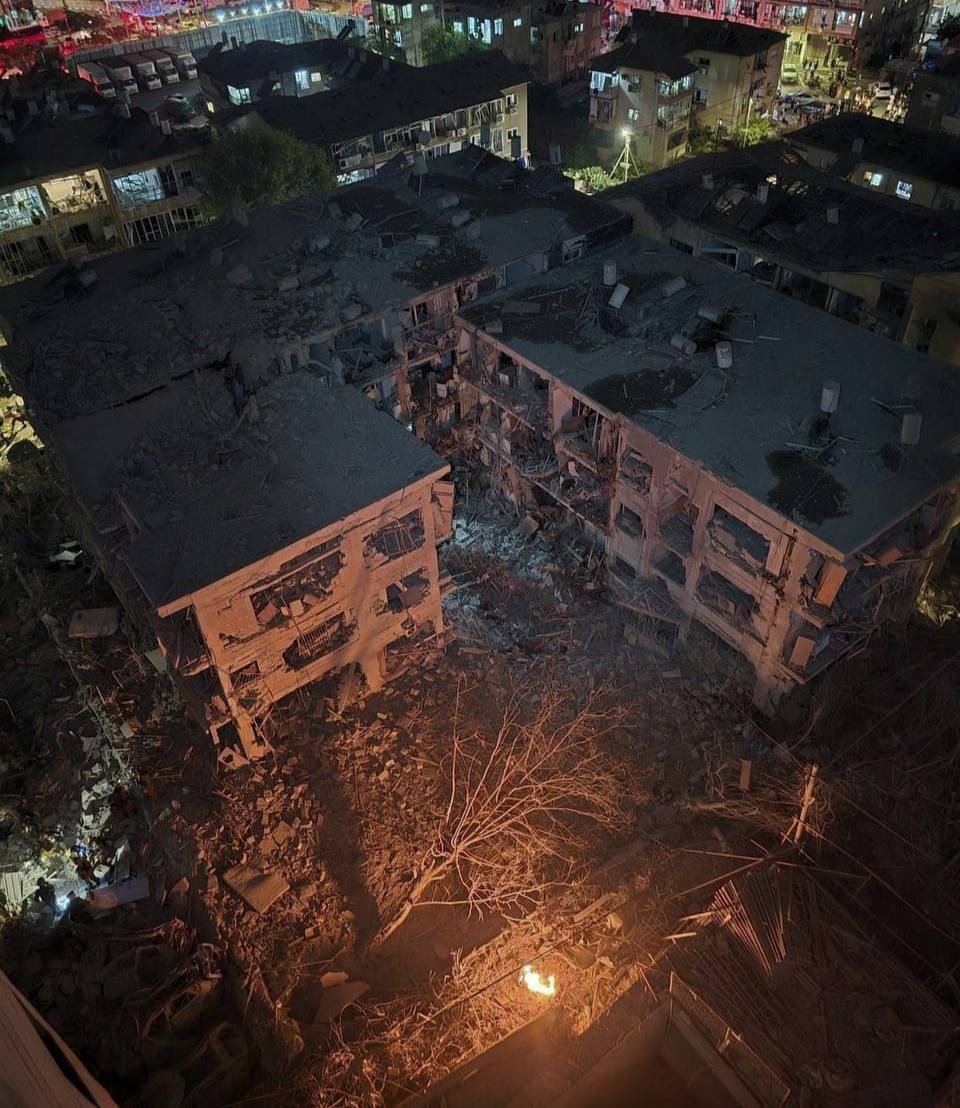 EbuYahya2121's tweet image. İran saldırılarında güncelleme:

Dimona'daki saldırıda
ölü sayısı 18 yaralı sayısı 108 ulaştı

Arad'daki saldırıda
Ölü sayısı 24 yaralı sayısı 210 ulaştı