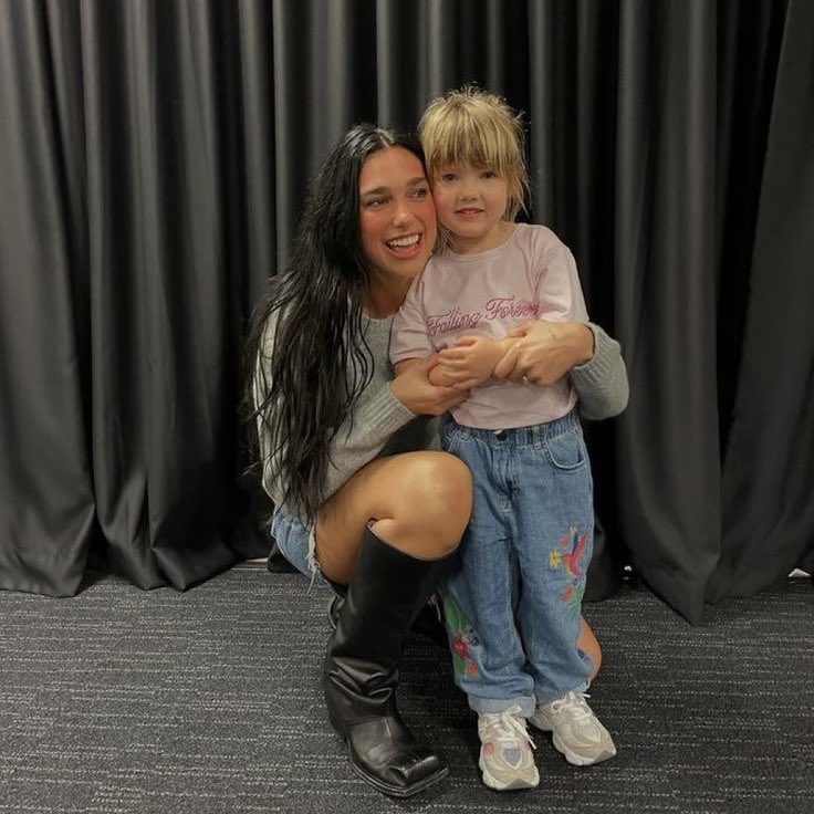 acervo dua lipa tweet media