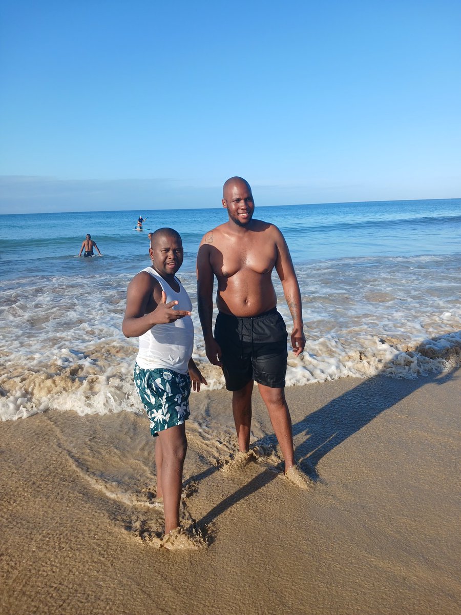Lebogan02633523's tweet photo. Beach time https://t.co/hC4Ull0m2B