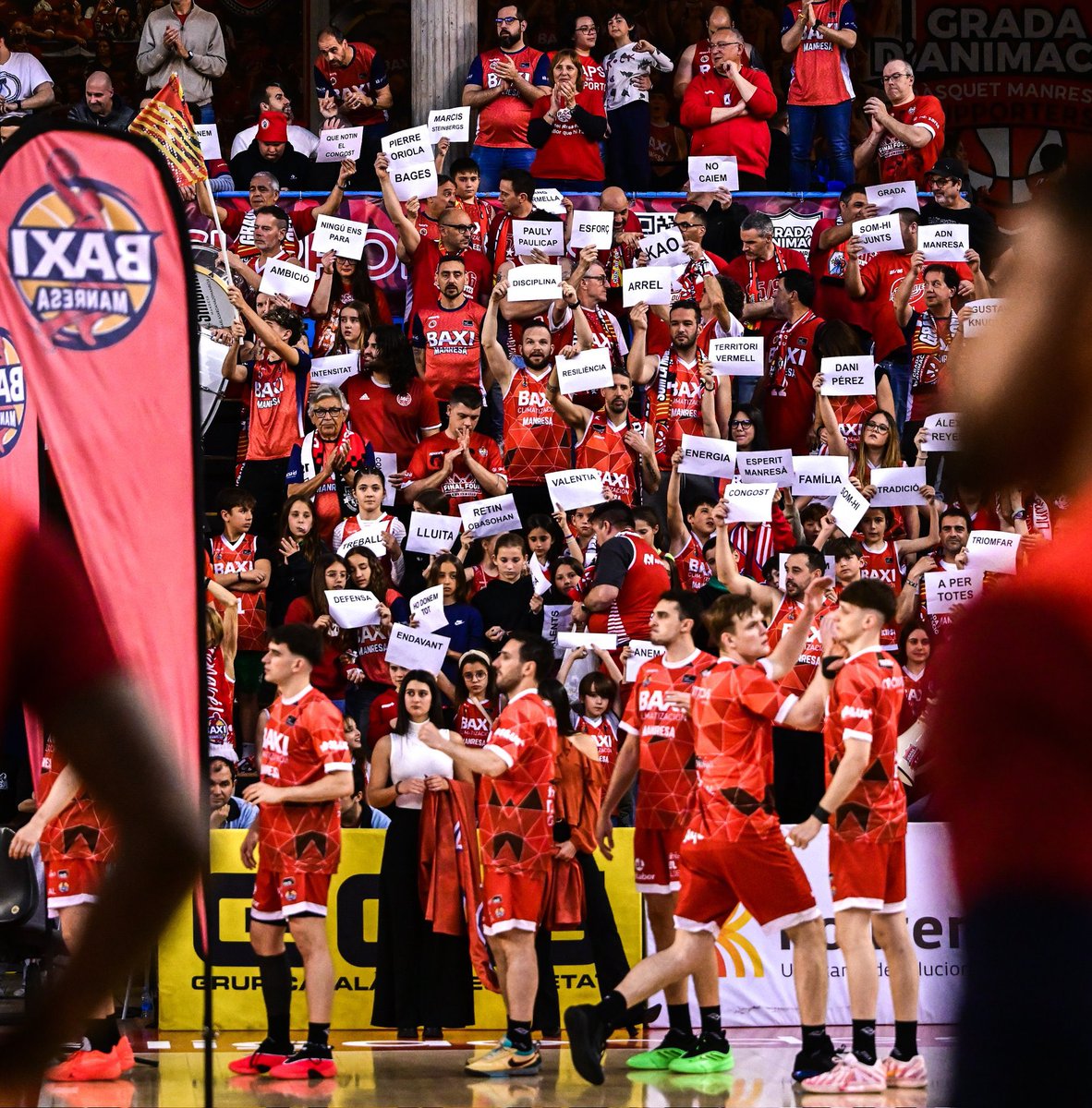 GRADA D’ANIMACIÓ 🔴⚪️ tweet media