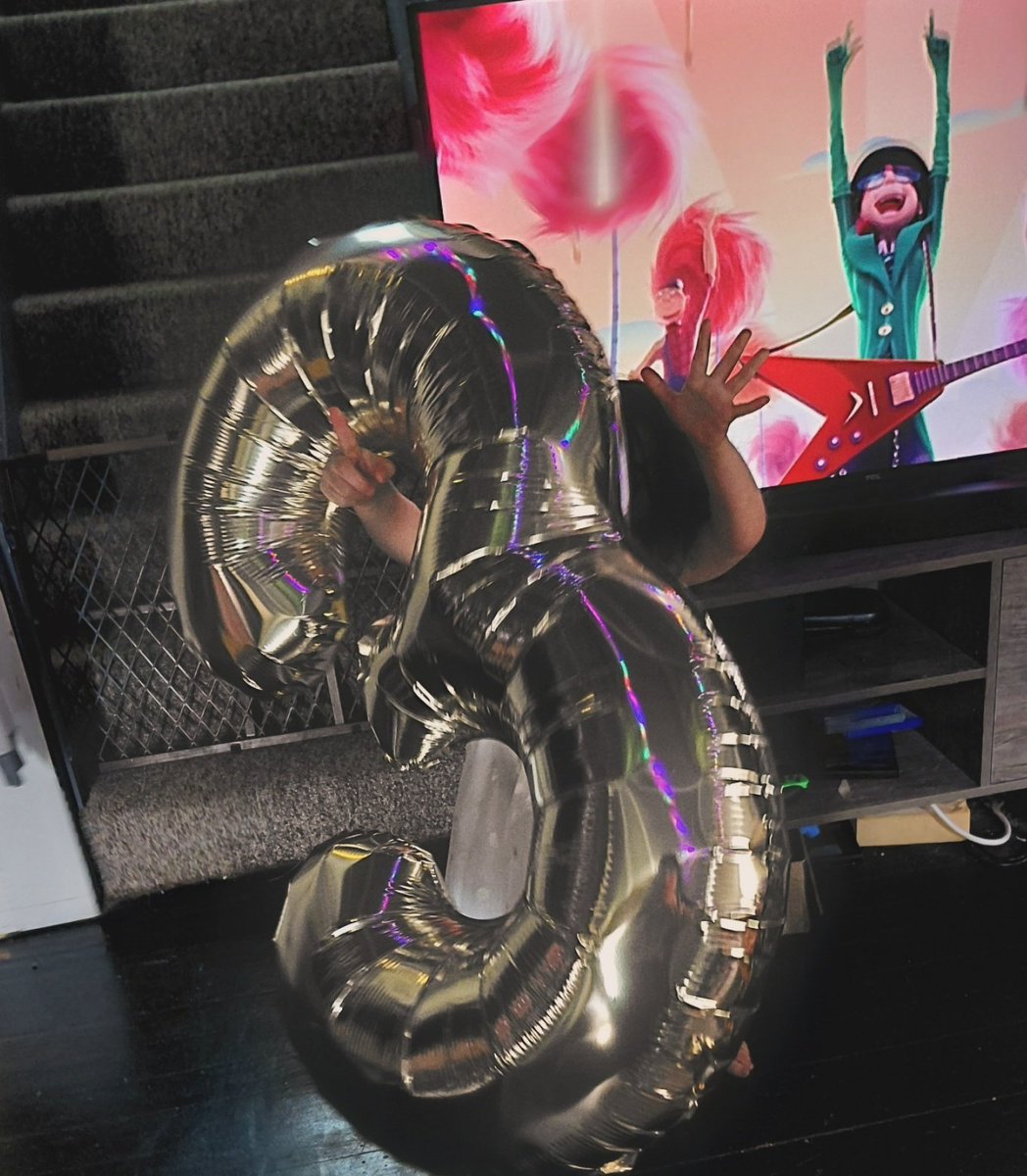 Lou Coom tweet media