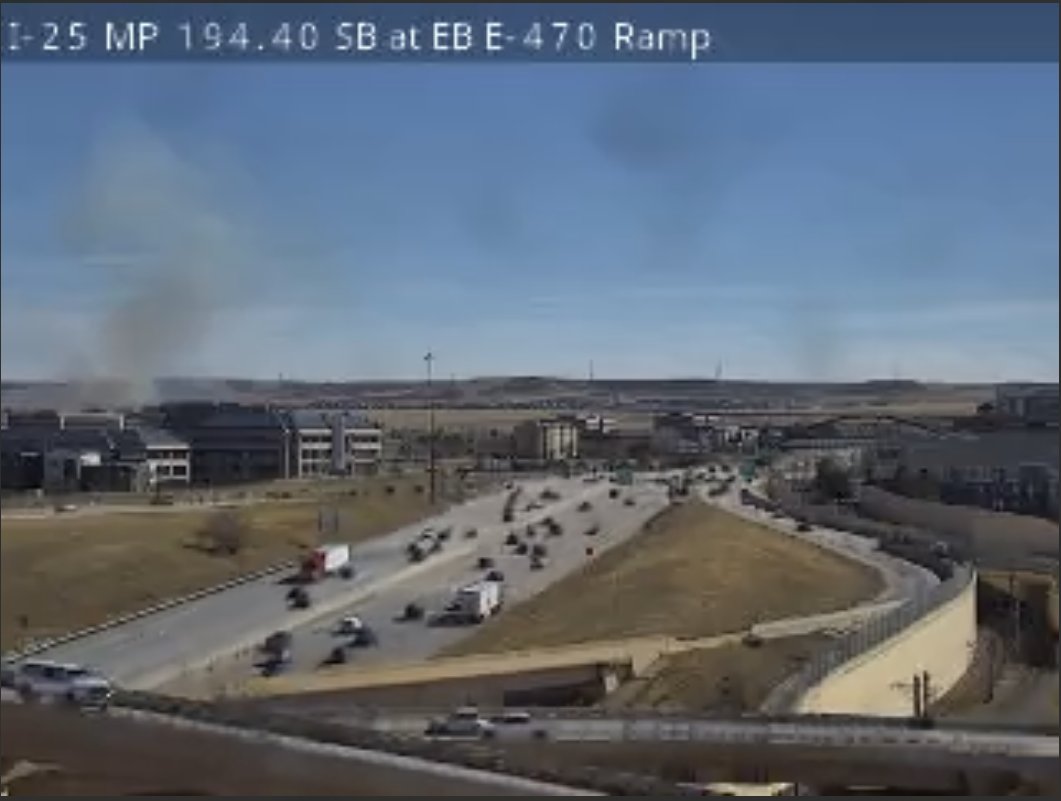 COScannerRpt's tweet photo. Lone Tree, CO (Douglas County):  *Brush fire*.  Ridgegate &amp; Peoria.  Fast moving brush fire in flashy fuel.  Possible structures threatened.  Large response from South Metro.  Checking on DougCo Air Resource. https://t.co/KYebG1SGRB