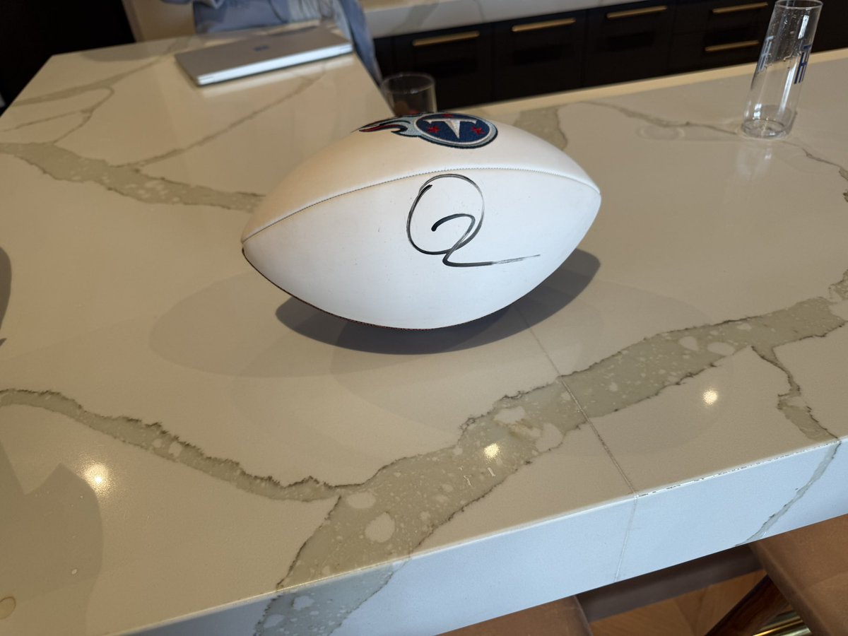 Titans_Hunter tweet media