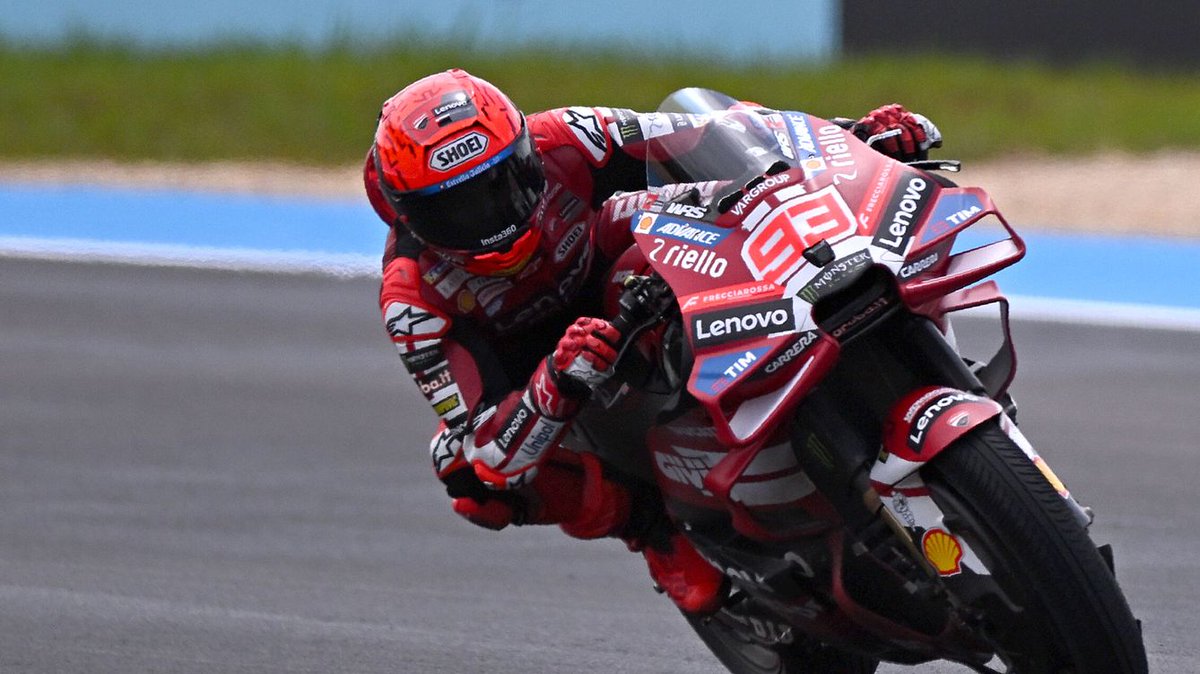 Bruce_wayne_67's tweet photo. #MotoGP
Resultado #Sprint #GPBrasil 🇧🇷🏁
1. Marc Márquez 🇪🇸 Ducati
2. Fabio Digganantonio 🇮🇹 VR46
3. Jorge Martin 🇪🇸 Aprilia
Campeonato (puntos)
1. Pedro Acosta 🇪🇸 33
2. Marco Bezzecchi 🇮🇹 31
3. Jorge Martin 🇪🇸 25
4. Raul Fernández 🇪🇸 23 https://t.co/jaXRhHxVhC